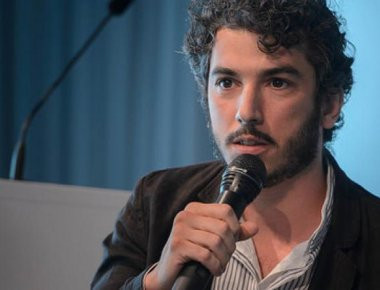 Ξεκινά απεργία πείνας ο Ιταλός δημοσιογράφος όπου κρατείται από τις Τουρκικές αρχές